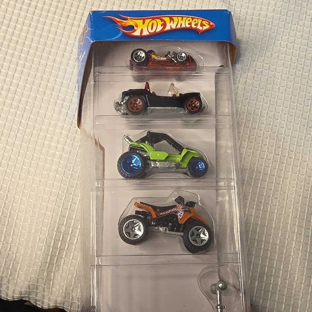 Hot Wheels Wishlist Gift Pack Diecast Car Collection Model 1806 Multicolor